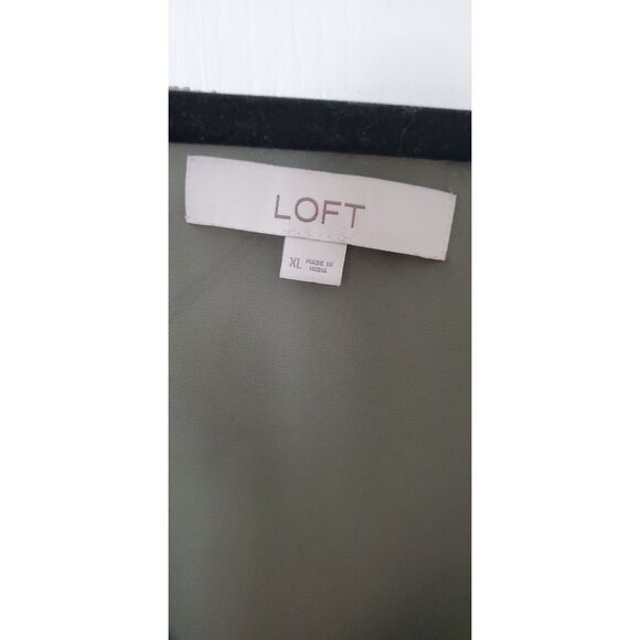 Loft XL Spaghetti Strapped Blouse, Lined, Light Green, flora pattern - Picture 5 of 6